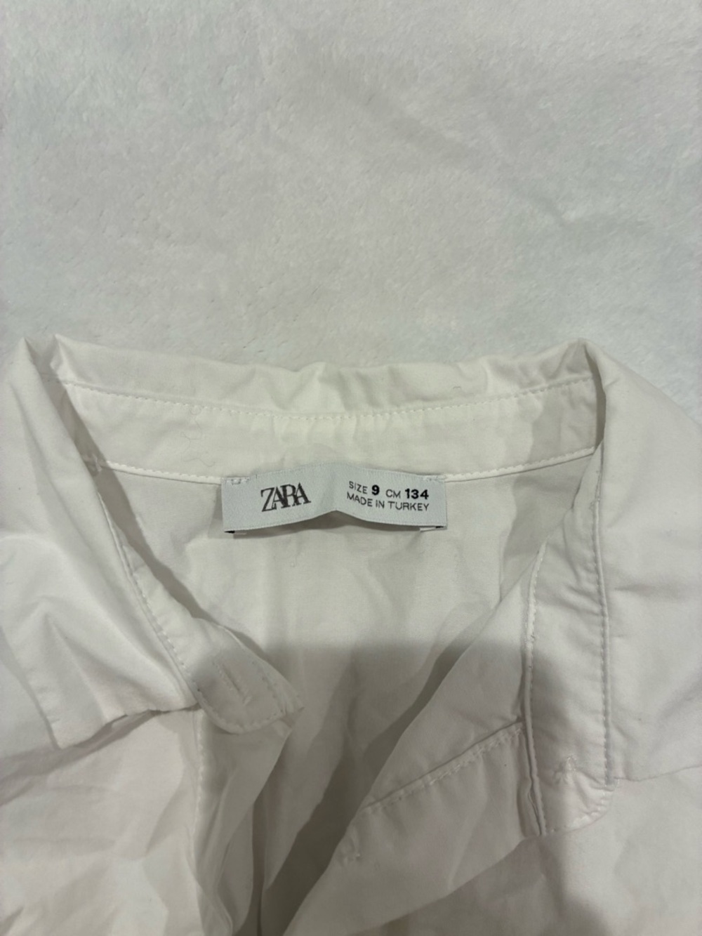 ZARA White Collared Shirt - Classic Minimalist